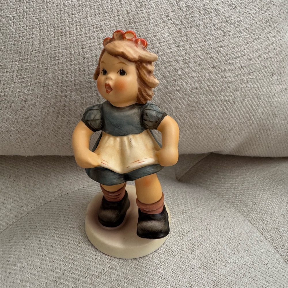 Vintage Ceramic Girl Figurine